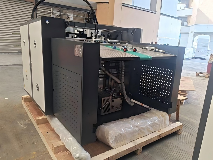 Новата автоматична високоскоростна машина за ламиниране Star YFMD-1050 е на път да бъде изпратена до Бразилия!